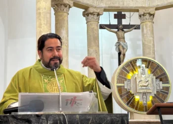 Invita iglesia a vencer la avaricia y cultivar la generosidad