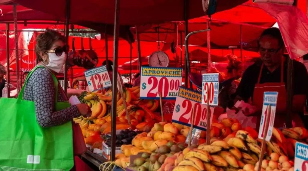 EXIGEN LOS LOCATARIOS REGULACIÓN EN AZCAPO