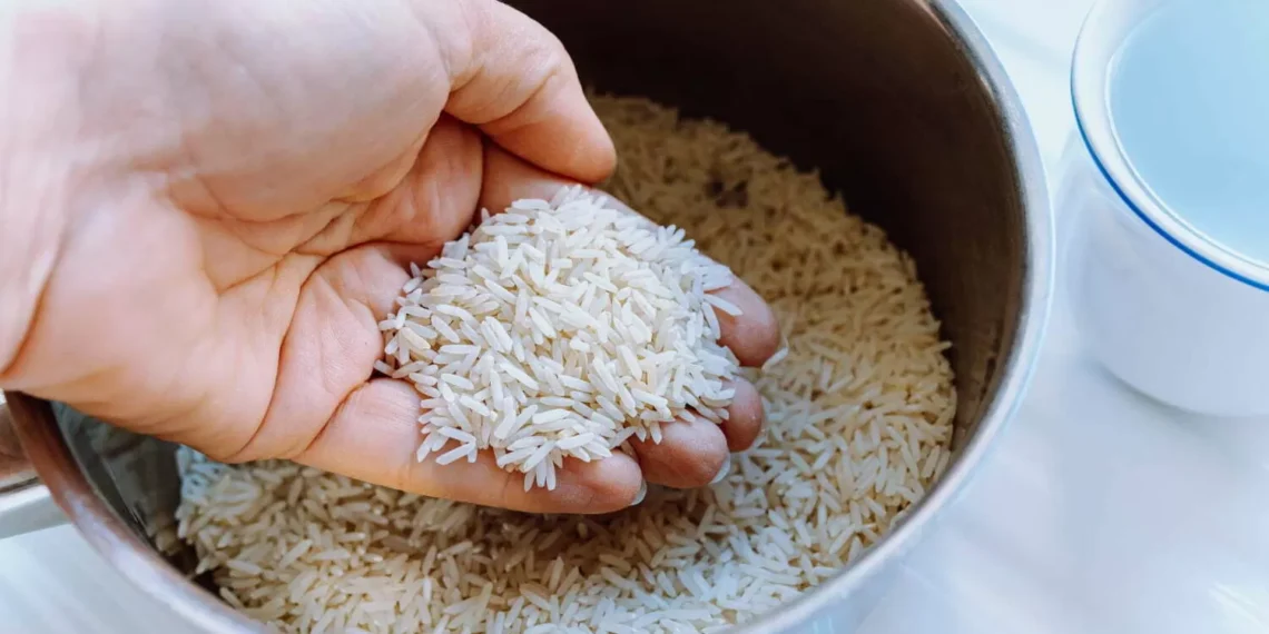 ¿Qué ocurre si no lavamos el arroz antes de cocinarlo?