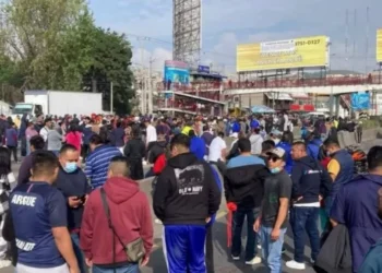 Comerciantes reprochan que les cancelan venta