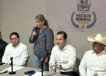 Se reúnen ganaderos de San Buenaventura con funcionarios de gobierno estatal