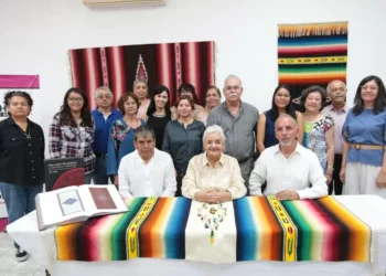 Arranca curso de tejido airoso dirigido a artesanos dedicado al sarape de Saltillo