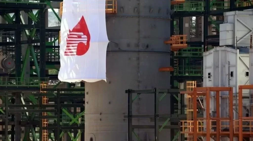 Cerraría Pemex trimestre con deuda de 80 mil mdd