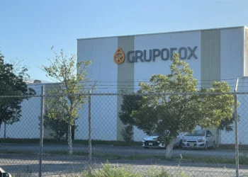 Grupo Fox enfrenta protestas por terminaciones, demora de salarios y cheques sin fondos en Castaños