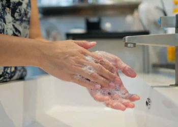 Deberías lavar tus manos luego de tocar estos inofensivos objetos