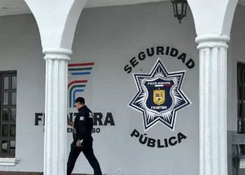 Dan de baja a 2 policías de Frontera por extorsión