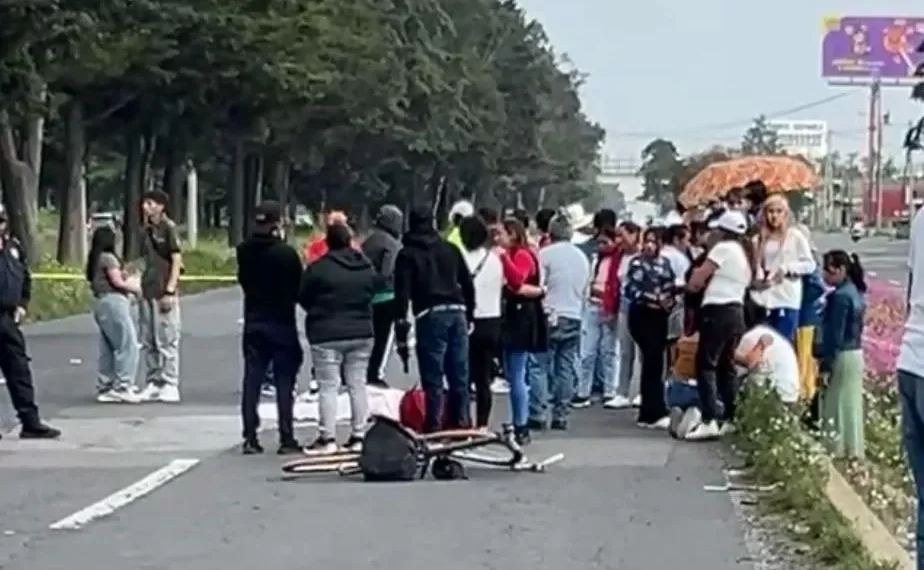 Balacera en bloqueo por ciclista atropellado en la carretera Toluca – Palmillas