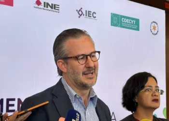 SEDU busca instalar cámaras de acecho en salones tras agresiones a maestros