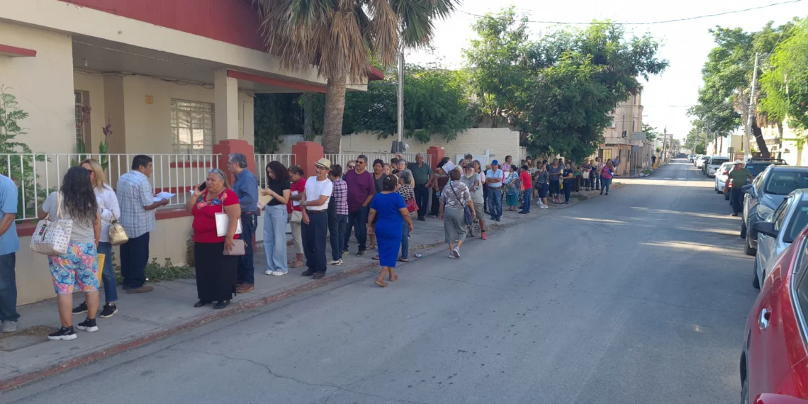 Entregarán 700 tarjetas del Banco del Bienestar; aunque hasta el época solo han llegado 250 plásticos