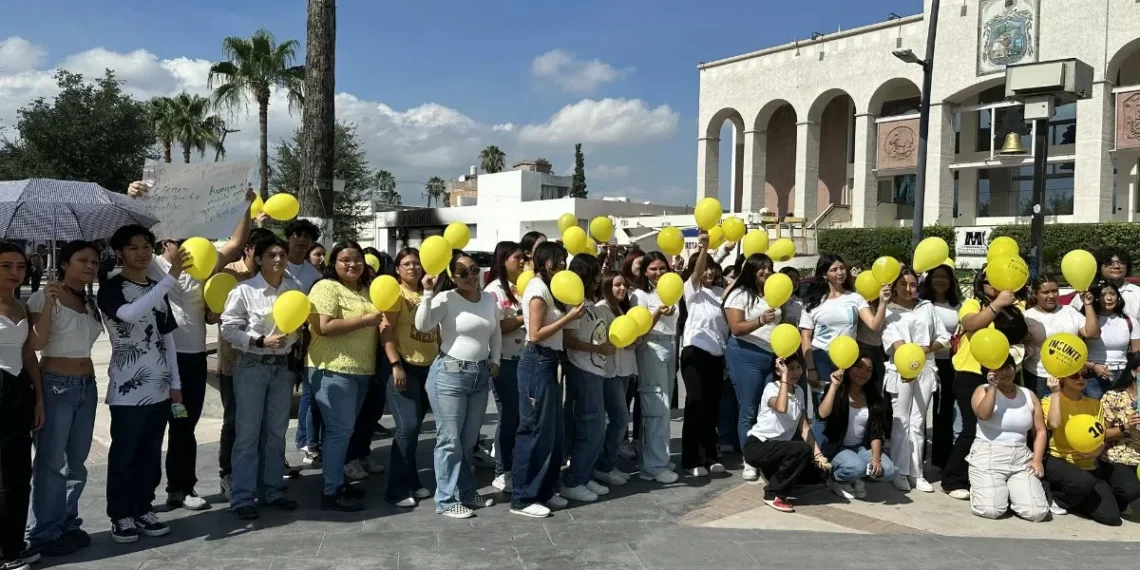 Universitarios realizan jornada de concientización sobre el suicidio