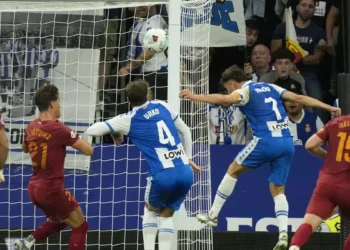 Puado rescata un punto en el último suspiro frente al Valencia