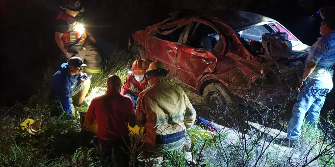 Mueren padre e hijo en accidente sobre siete Ramos Arizpe-Monclova; la mamá se reporta grave