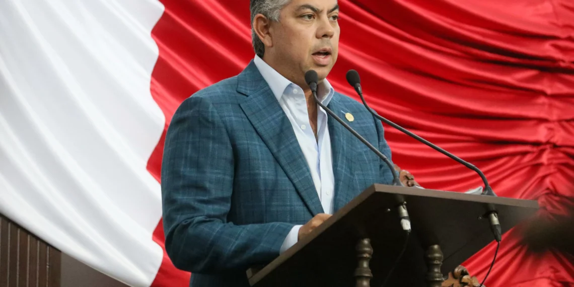 18 universidades operan en Coahuila sin poder expedir títulos