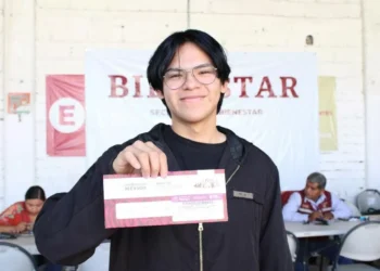 Anuncian dispersión de la Beca Jóvenes Escribiendo el Futuro