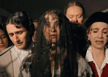 Llega a cines “Una semblanza de amor y guerra”; sátira que reinventa personajes históricos