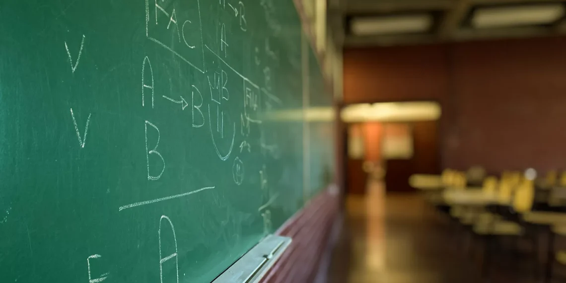 SNTE anuncia logística para atender a alumnos en riesgo en Coahuila y maestros se inconforman