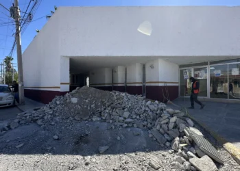 Evacuación por espantada de químicos en la clínica del ISSSTE de Monclova