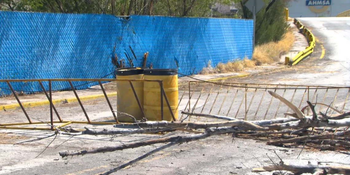 Reinstalan obreros disidentes bloqueo en accesos de AHMSA