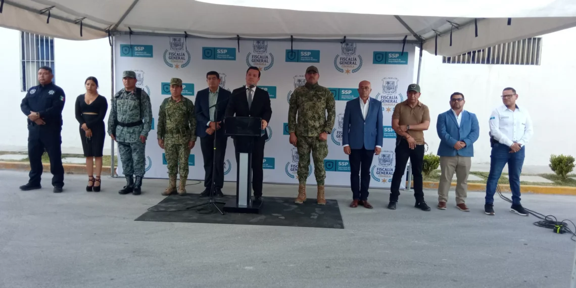 Detienen a hombre con explosivo de fragmentación y arma