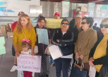 Pacientes del IMSS exigen destitución de cirujano oftalmólogo