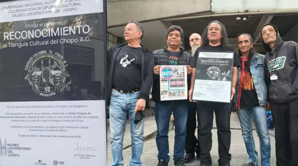 Tras su 45 aniversario El Museo del álamo los distinguió: A el Tianguis Cultural del álamo le dieron reconocimiento por su evolución