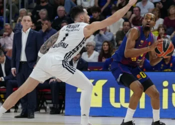 Vesely enciende la mecha de un Barça que logra reaccionar a época