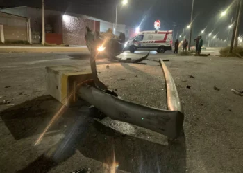 Vuelca ebria conductora en Ramos Arizpe