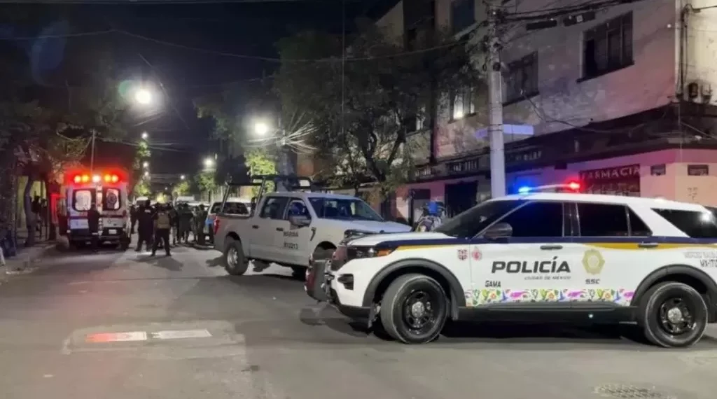 Se lanza hombre desde tercer piso