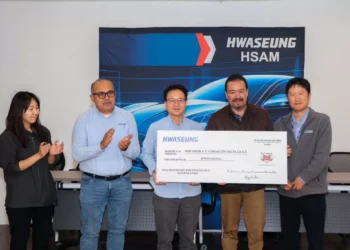 Hwaseung Automotive México dona a fundación que apoya a jóvenes con discapacidad