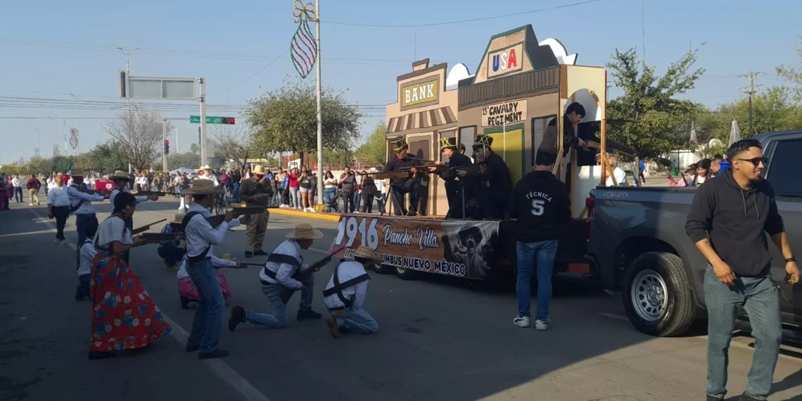 Premian a los 3 mejores contingentes del Magno procesión por el Aniversario de la Revolución