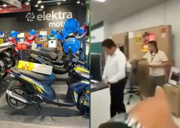 Empleados de Elektra se cobraron “a lo chino” y le quitaron una moto a un cliente de la botica
