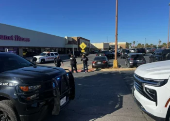 Reportan tiroteo en el Mall Las Aguilas de Eagle Pass, segunda vez hombres se disparan mutuamente y resultaron herisegunda vez