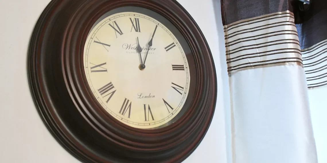 Termina horario de estío en zona fronteriza ¿se atrasa o se adelanta el reloj?