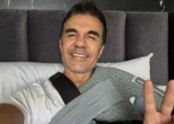 Adrián Uribe fue hospitalizado… fue operado de emergencia