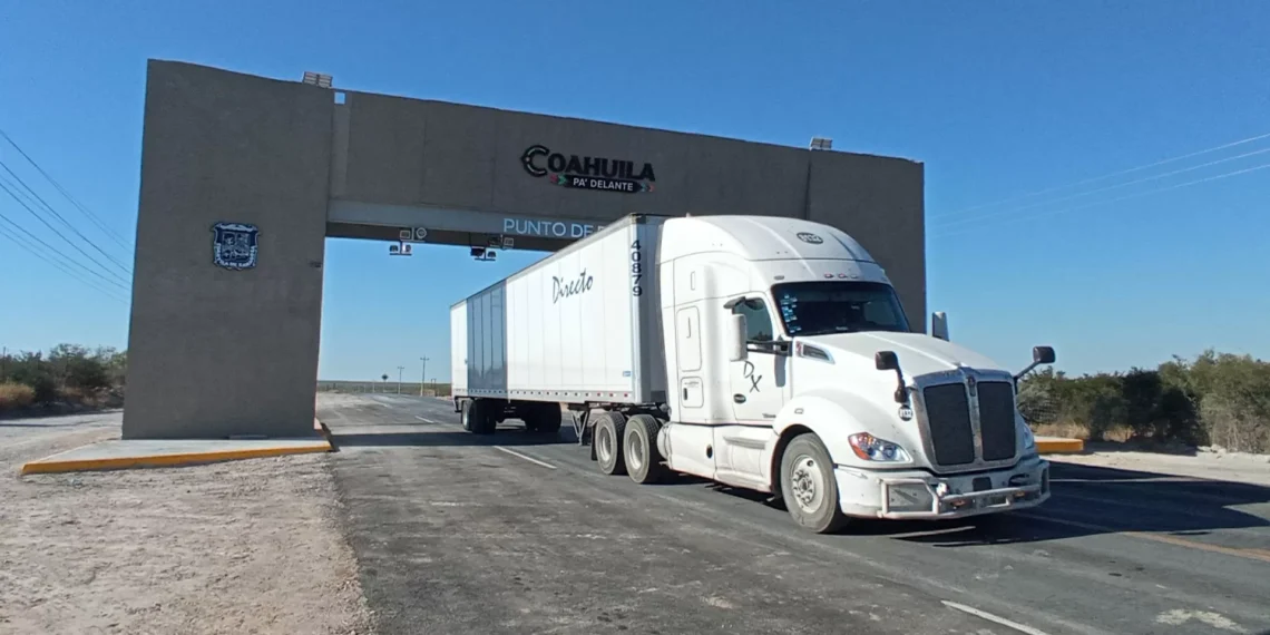 Inaugura Gobernador del Estado de Coahuila, arco de seguridad y cuartel de la Policía oficial en Hidalgo