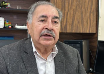 Cercos sanitarios tras 2 casos de dengue en maestros de secundaria en Monclova