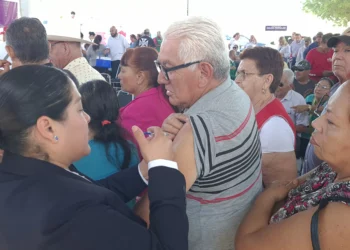 Avance del 42.7 por ciento en aplicación de 936 mil dosis de vacuna frente a la influenza en Coahuila