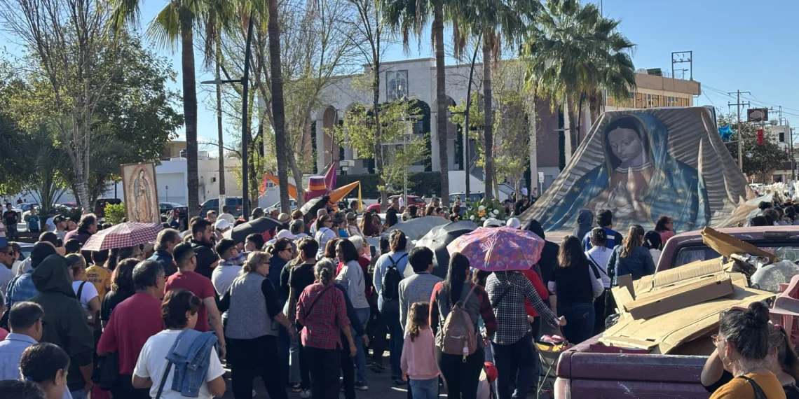 Peregrinación guadalupana reúne a miles de fieles en calles de Monclova