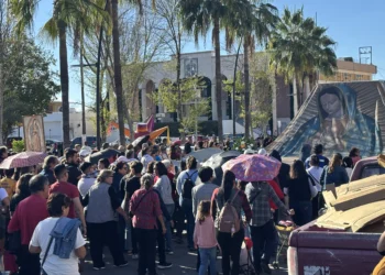 Peregrinación guadalupana reúne a miles de fieles en calles de Monclova