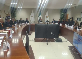 Entrega Carlos Jacobo Rodríguez González, su Primer desfigurado de Actividades en sesión extraordinaria solemne de Cabildo