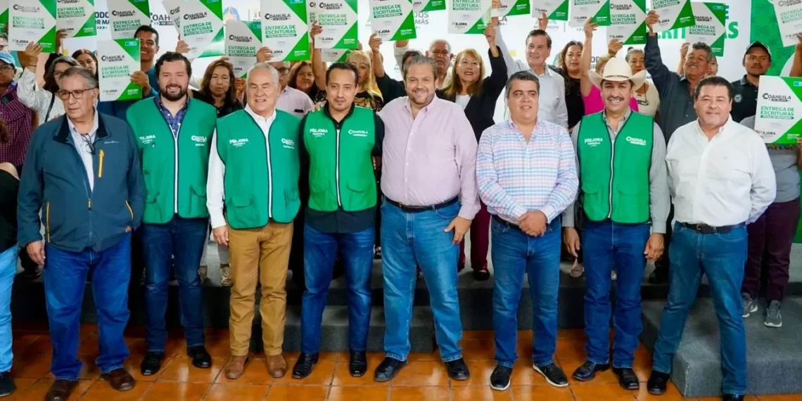 Avanza Ramos Arizpe en la regularización de predios y concesión de escrituras