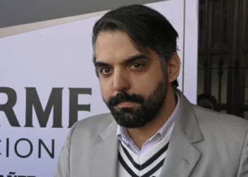 Attolini genera polémica por tuit tras accidente en Tren