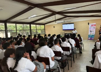 Capacita Secretaria de Salud a instituciones educativas para avisar accidentes de menores de edad