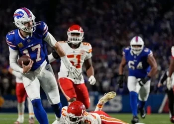 Bills, Jaguars, Chargers avanzan a los playoffs con la derrota de Colts