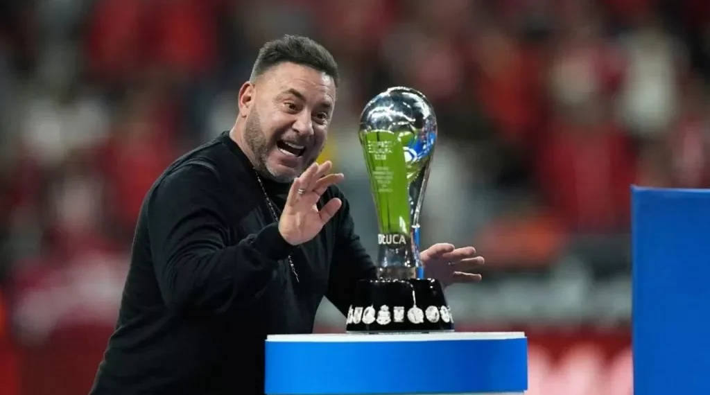 Mohamed busca superar marca de Enrique Meza: Suma 4 títulos con 4 equipos