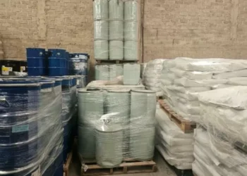 Aseguran laboratorio de precursores químicos y detienen a una gallo en Saltillo