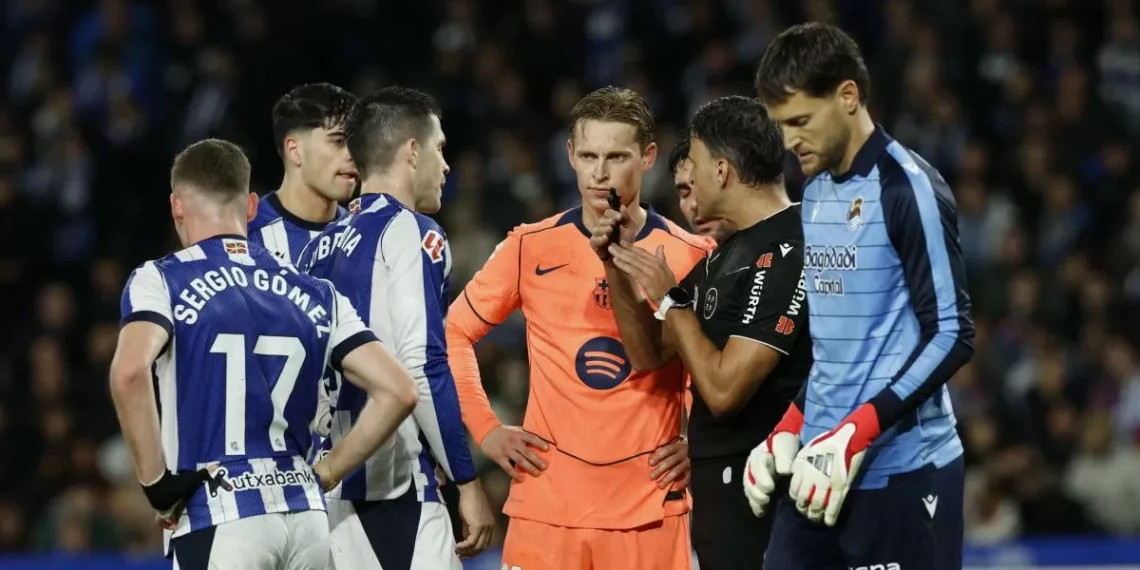 De Jong critica la altanería de Gil Manzano: “Te mira como si exterior más que tú”