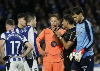 De Jong critica la altanería de Gil Manzano: “Te mira como si exterior más que tú”