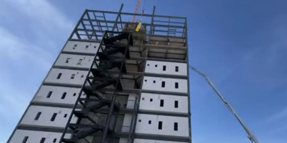 Trabajador sufre grave caída en obra de La Palmilla, en Saltillo