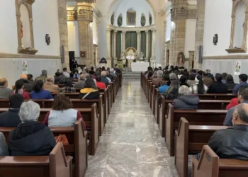 Llama Iglesia a la purificación y esperanza
